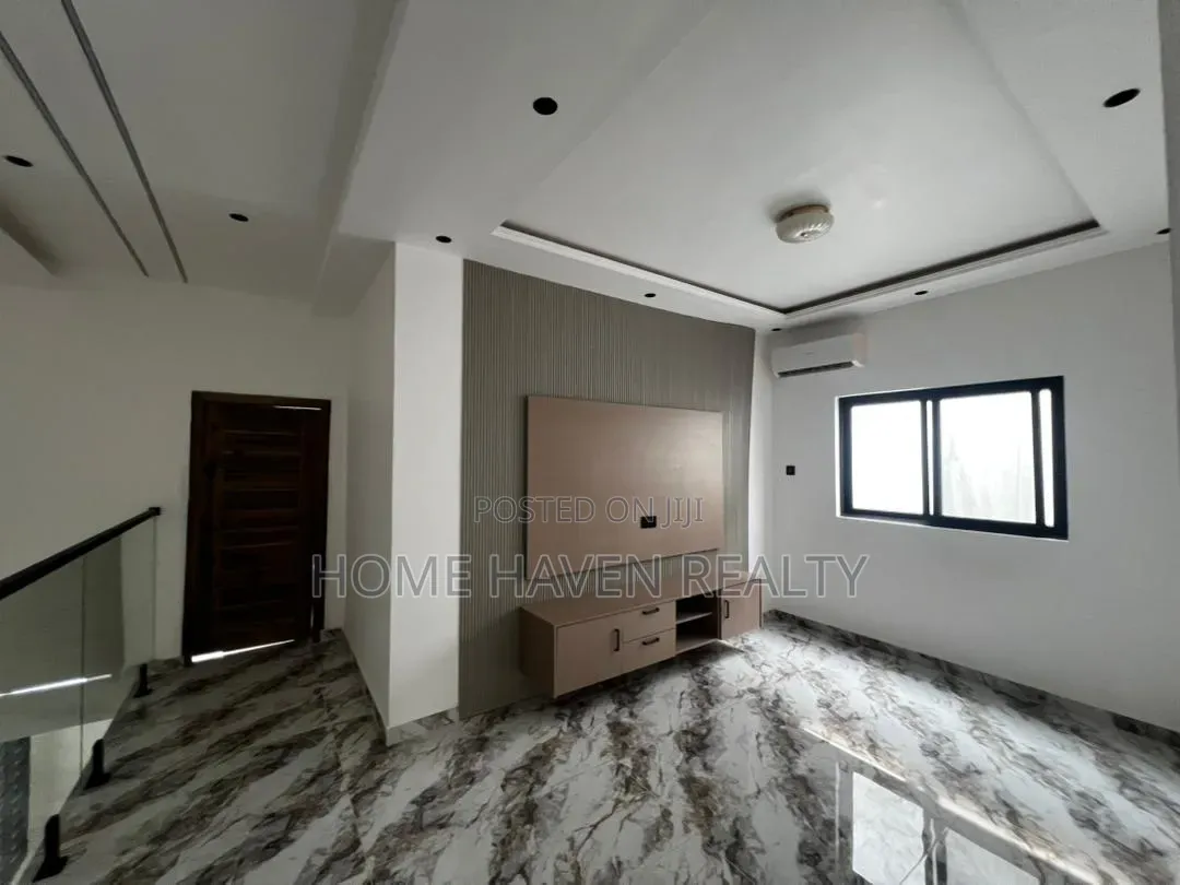 4bdrm House in Lakeside Estate for sale