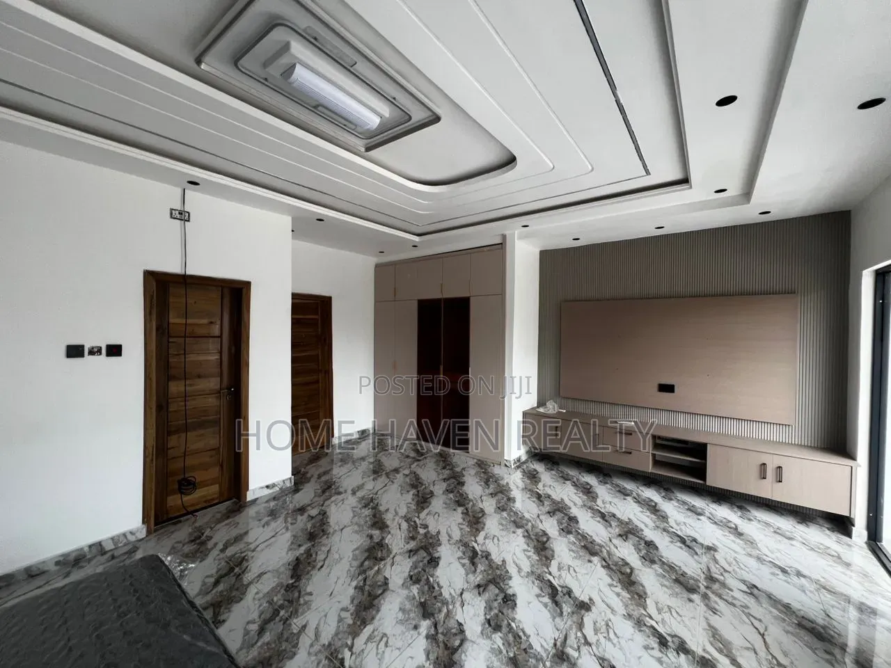 4bdrm House in Lakeside Estate for sale