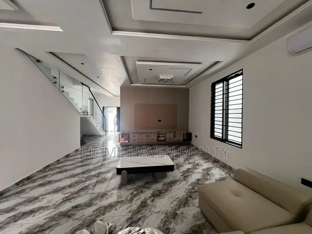 4bdrm House in Lakeside Estate for sale