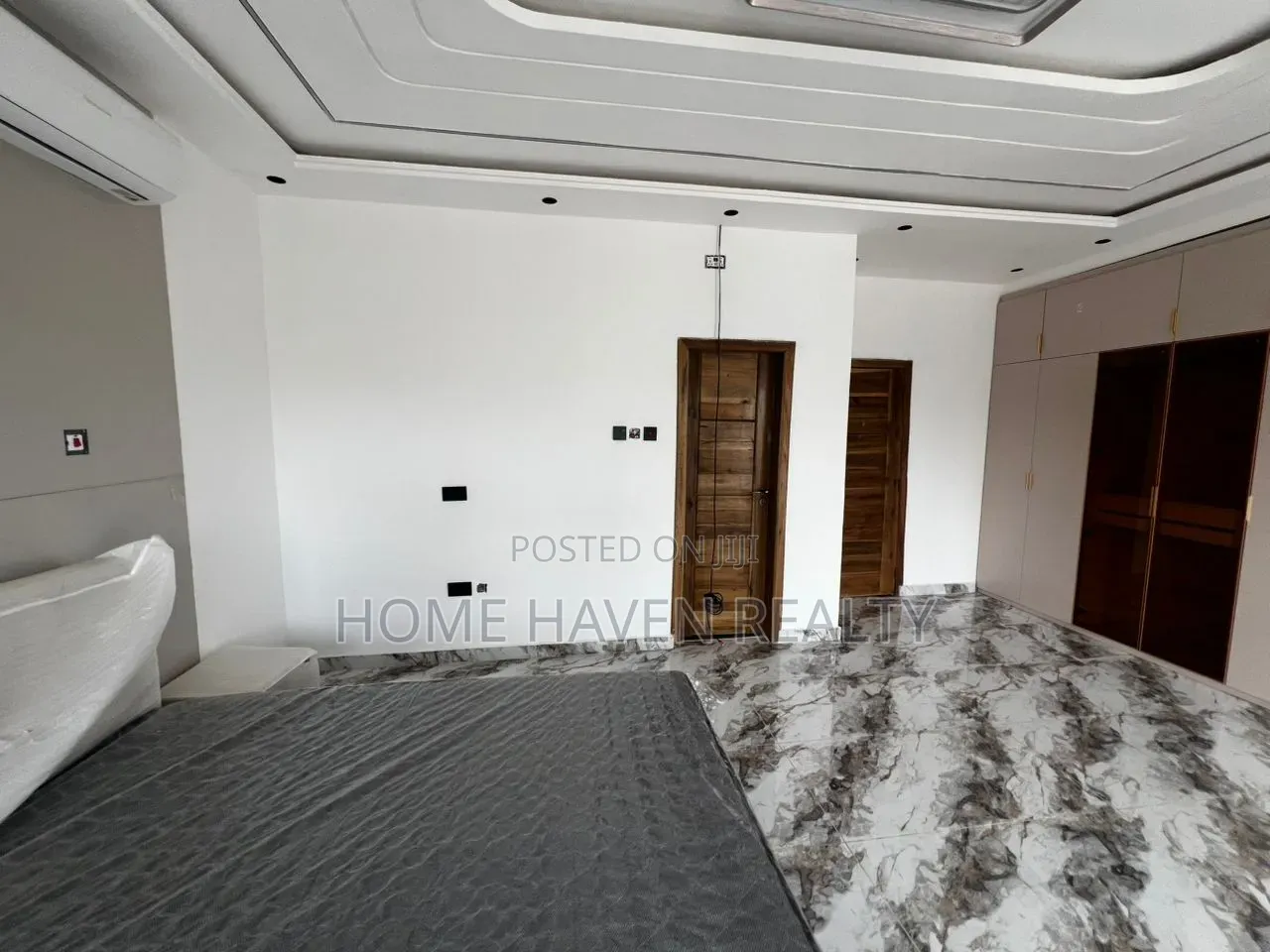 4bdrm House in Lakeside Estate for sale