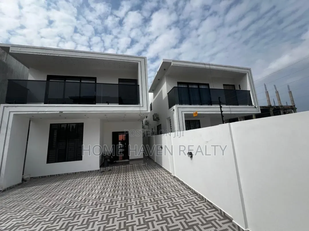 4bdrm House in Lakeside Estate for sale