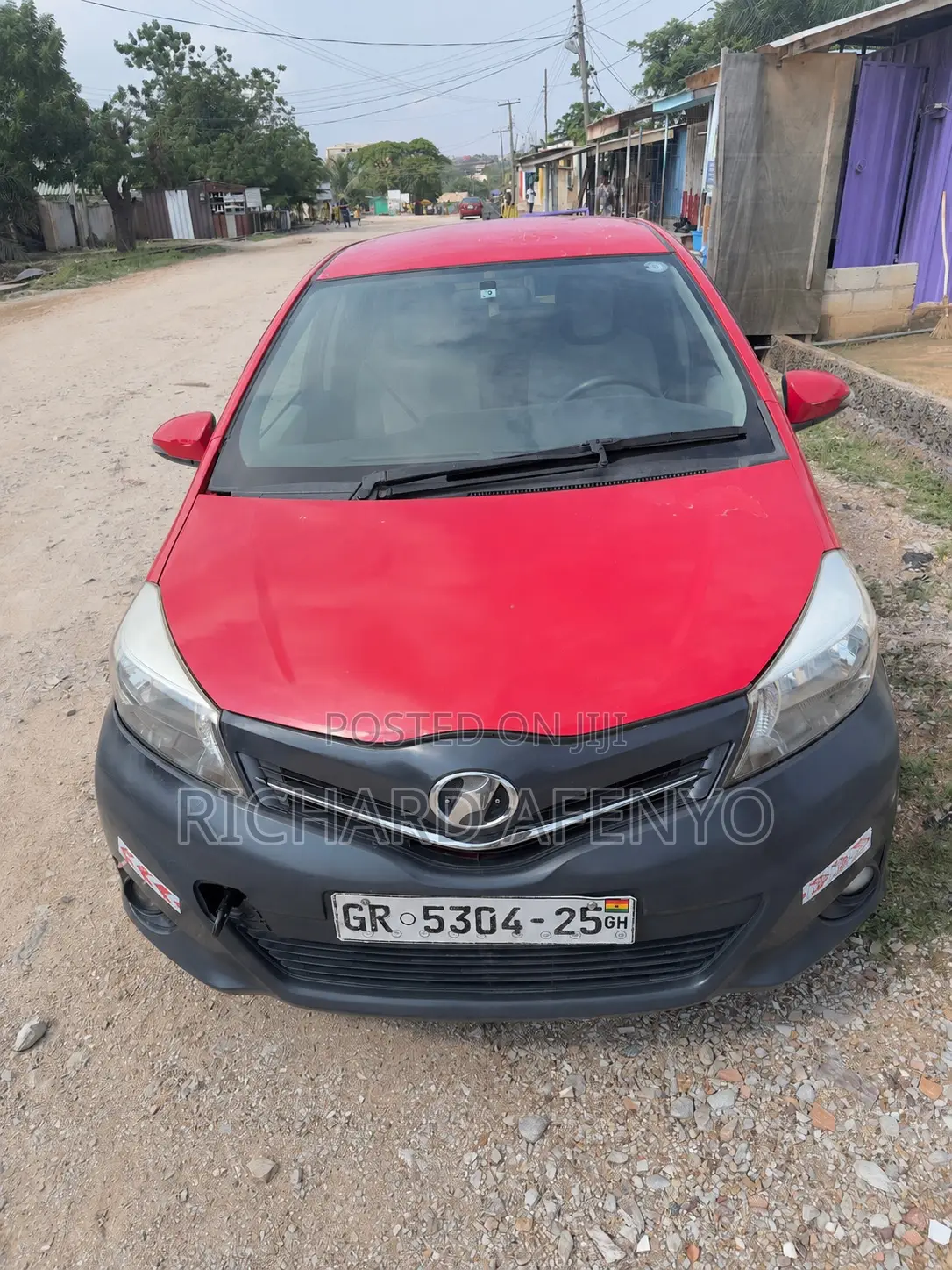 Toyota Vitz 2012 Red