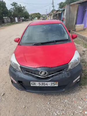 Toyota Vitz 2012 Red