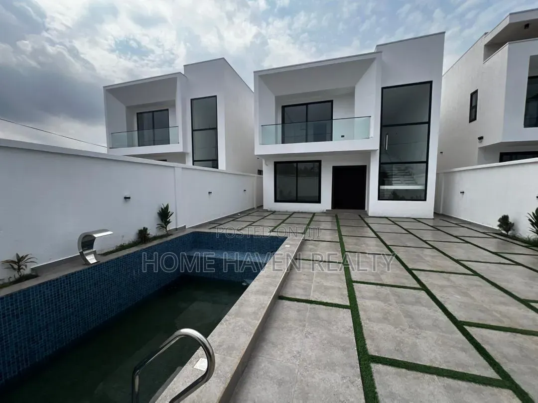 4bdrm House in Ashaley Botwe, Little Roses Area for sale