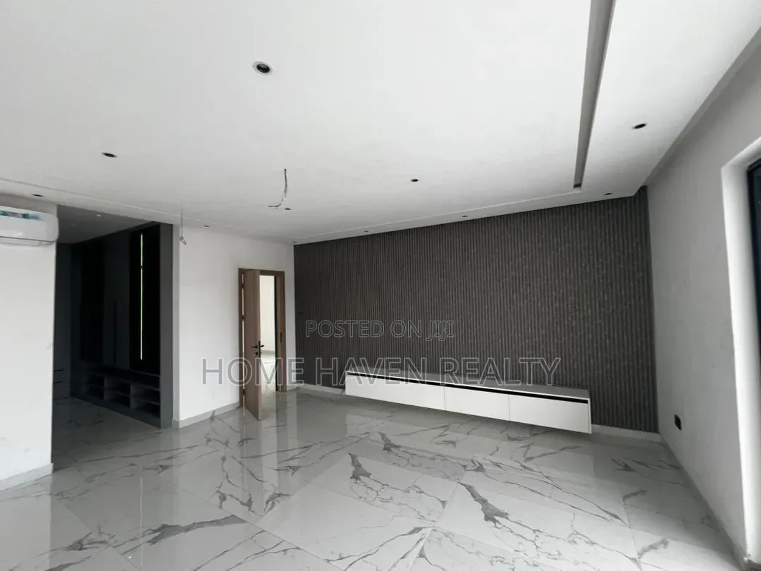 4bdrm House in Ashaley Botwe, Little Roses Area for sale