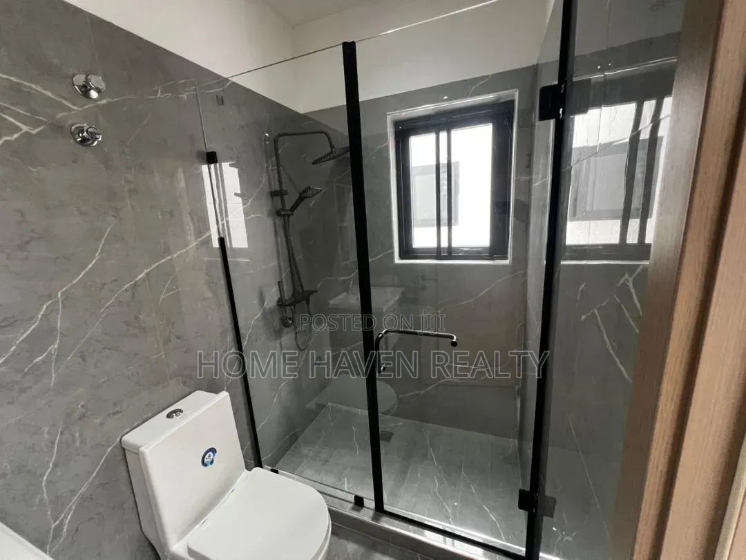 4bdrm House in Ashaley Botwe, Little Roses Area for sale