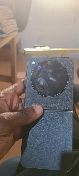 ZTE Nubia Flip 256 GB Black