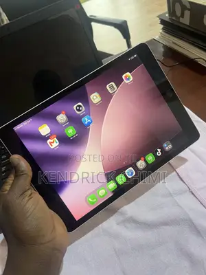Apple iPad 10.2 (2021) 64 GB White