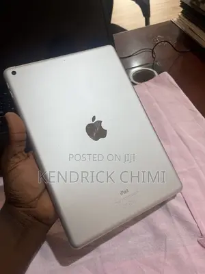 Apple iPad 10.2 (2021) 64 GB White