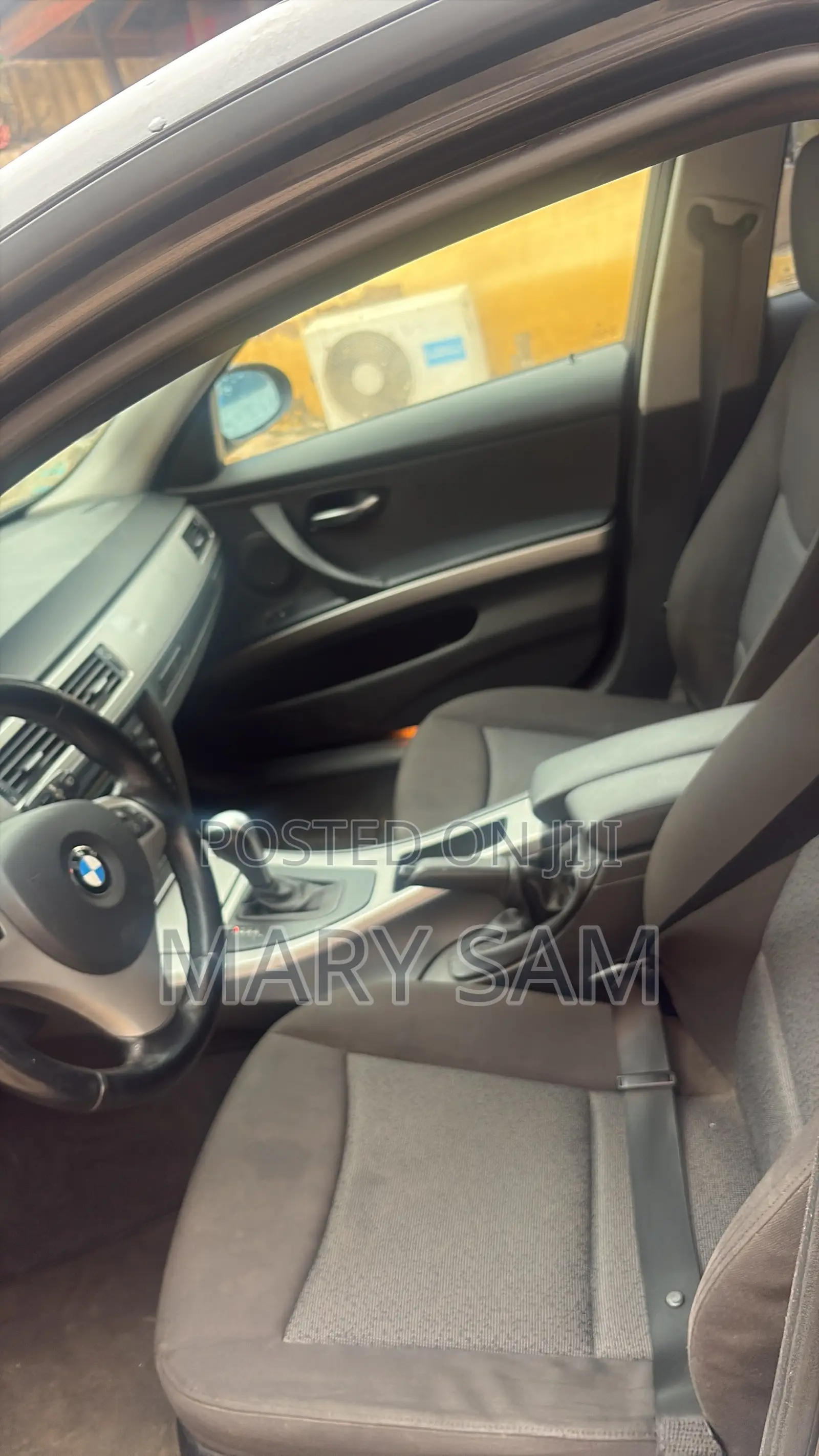 BMW 318i 2010 Gray