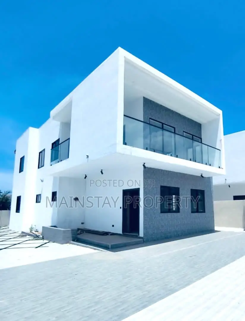 4bdrm Townhouse/Terrace in Mainstay Estates, East Legon for sale