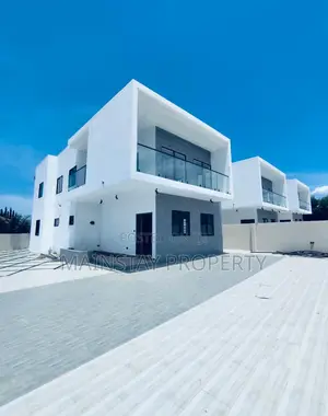 4bdrm Townhouse/Terrace in Mainstay Estates, East Legon for sale