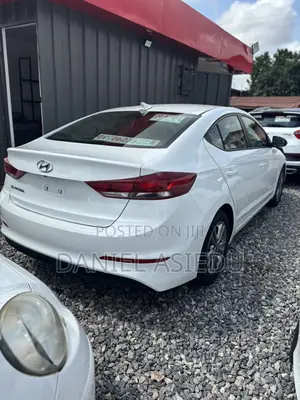 Hyundai Elantra SE 2018 White