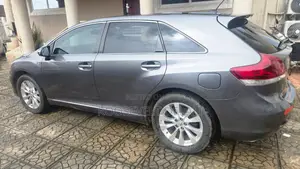 Toyota Venza LE AWD 2013 Gray