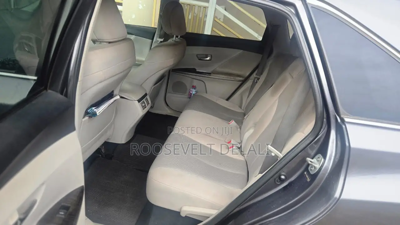 Toyota Venza LE AWD 2013 Gray