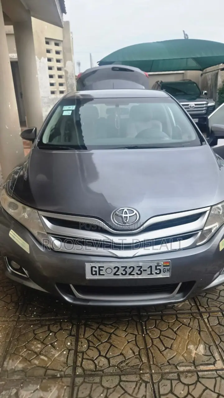 Toyota Venza LE AWD 2013 Gray