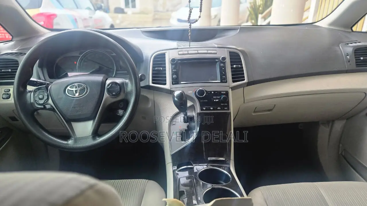 Toyota Venza LE AWD 2013 Gray