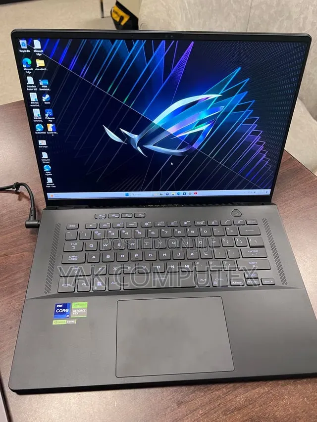 Laptop Asus ROG Zephyrus G16 16GB Intel Core i9 SSD 1T