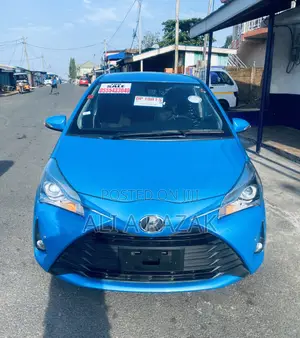 Toyota Vitz 1.3 AWD 5dr 2017 Blue