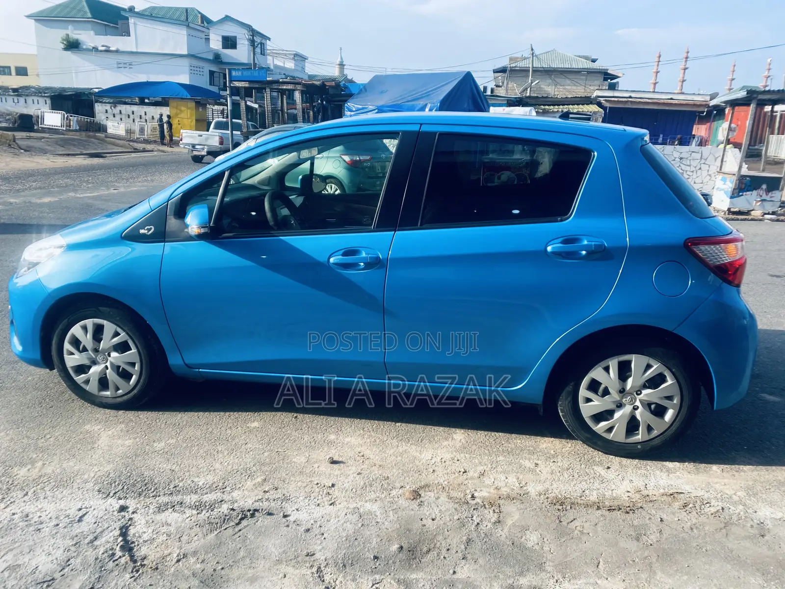 Toyota Vitz 1.3 AWD 5dr 2017 Blue