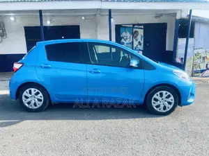 Toyota Vitz 1.3 AWD 5dr 2017 Blue