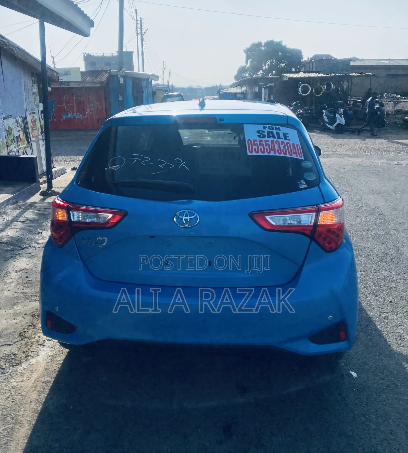 Toyota Vitz 1.3 AWD 5dr 2017 Blue