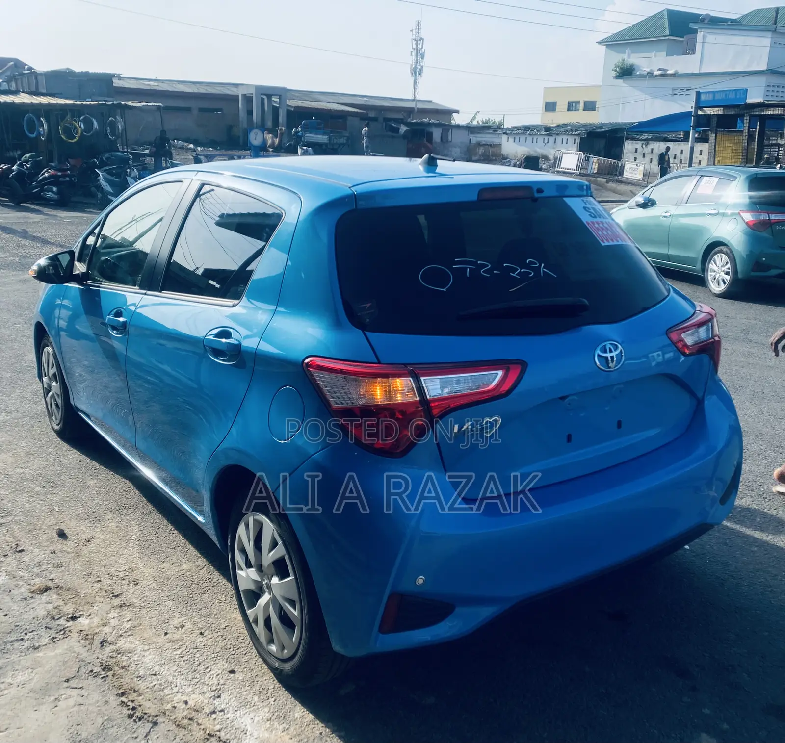 Toyota Vitz 1.3 AWD 5dr 2017 Blue