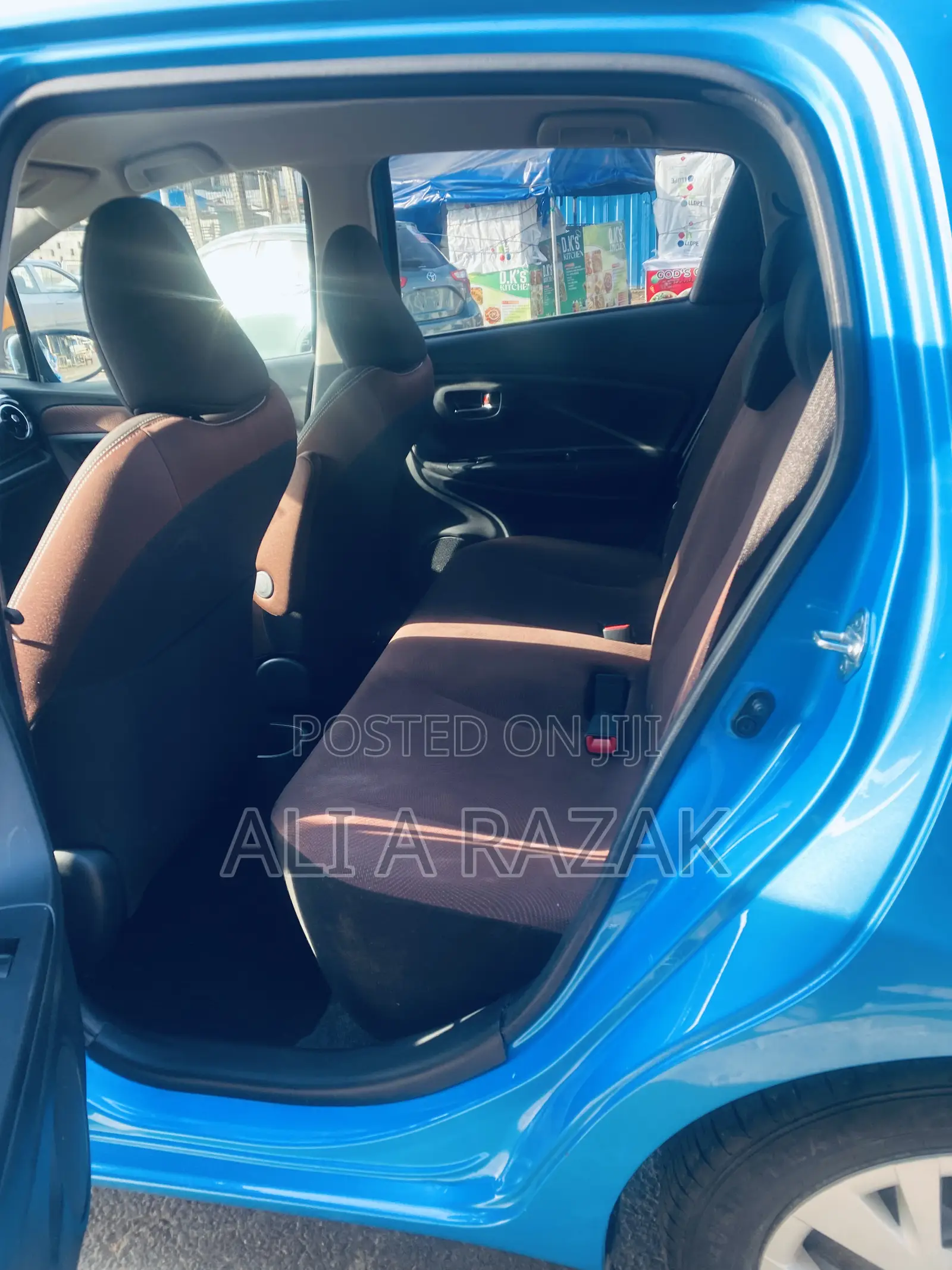 Toyota Vitz 1.3 AWD 5dr 2017 Blue