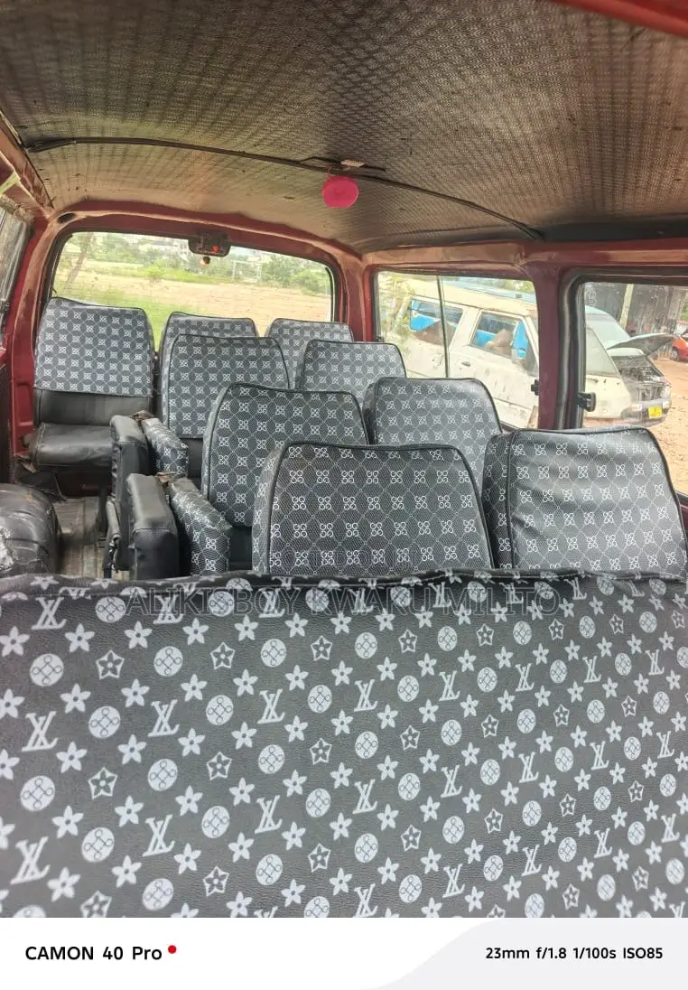 Toyota HiAce 2010 Red
