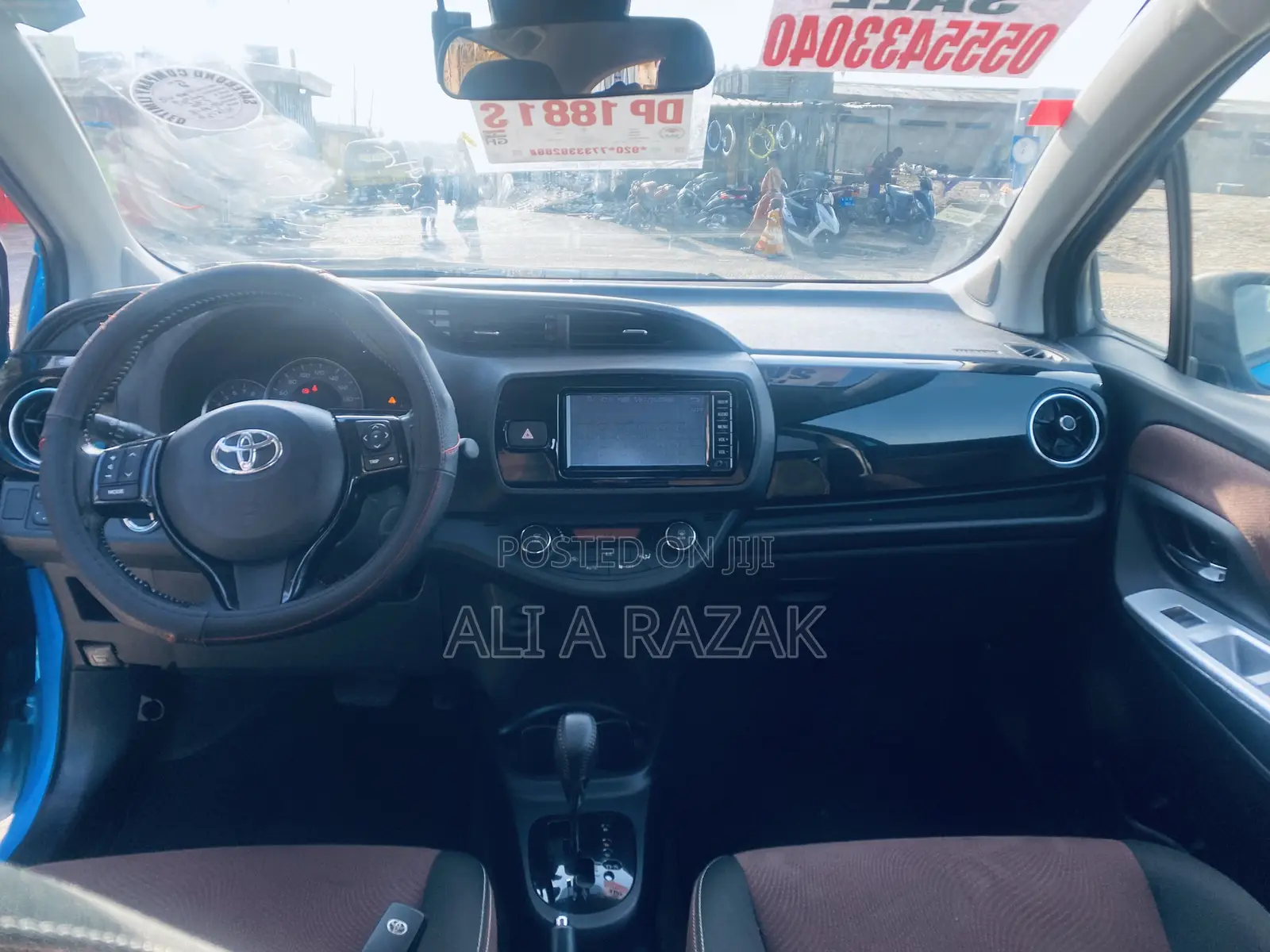 Toyota Vitz 1.3 AWD 5dr 2017 Blue