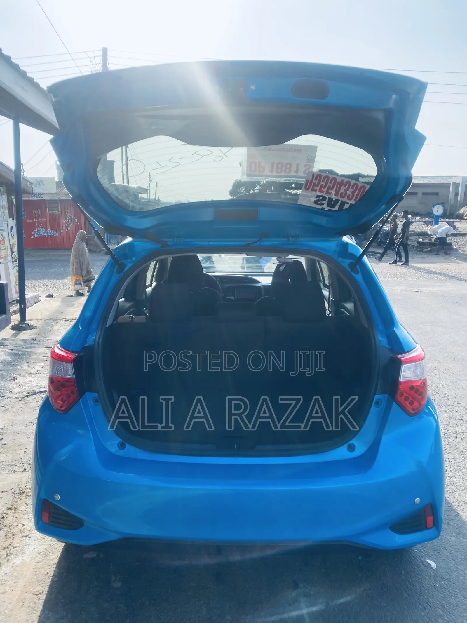 Toyota Vitz 1.3 AWD 5dr 2017 Blue
