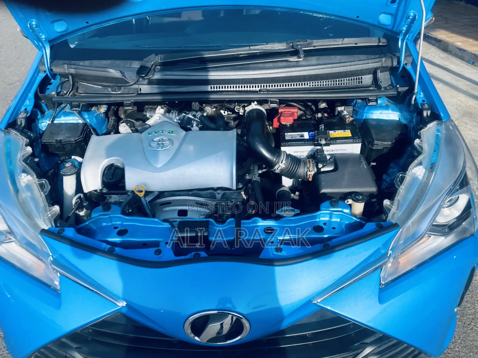 Toyota Vitz 1.3 AWD 5dr 2017 Blue