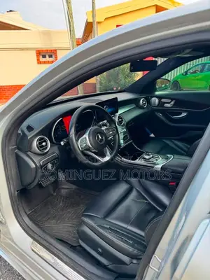 Mercedes-Benz C300 2019 Silver
