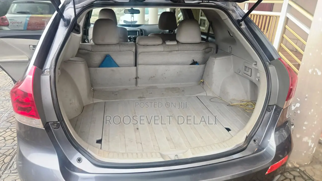 Toyota Venza LE AWD 2013 Gray