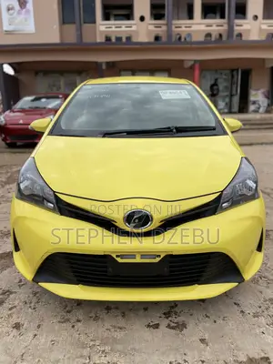 Toyota Vitz 1.3 FWD 5dr 2015 Yellow