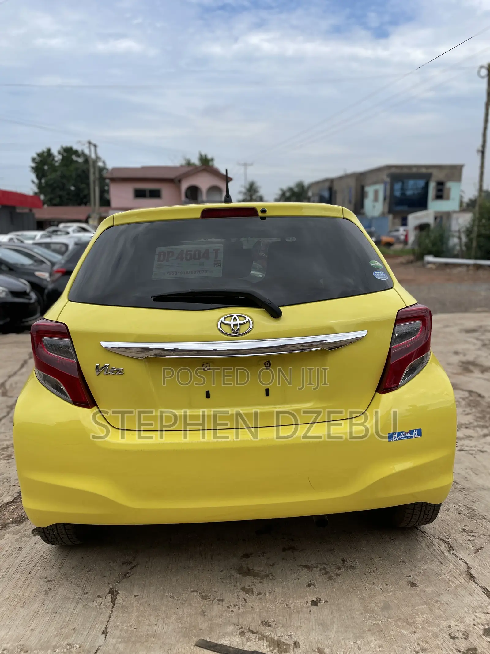 Toyota Vitz 1.3 FWD 5dr 2015 Yellow