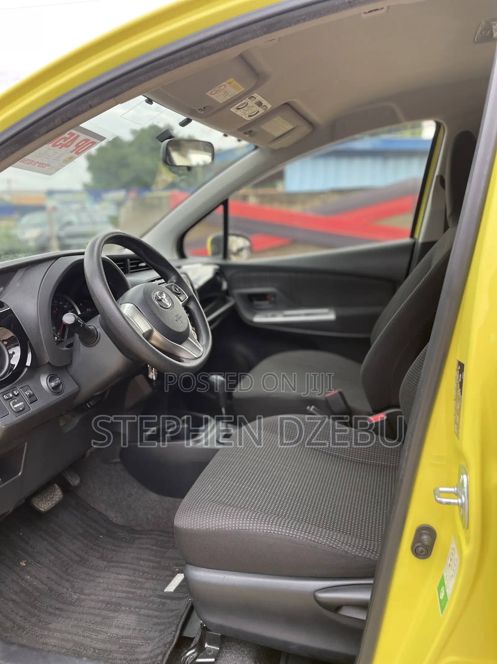 Toyota Vitz 1.3 FWD 5dr 2015 Yellow