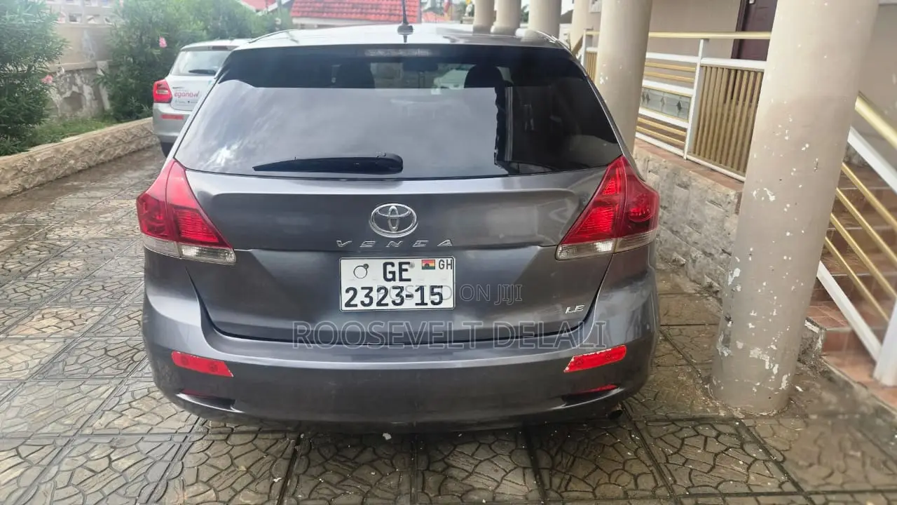 Toyota Venza LE AWD 2013 Gray
