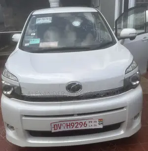 Toyota Voxy 2010 White