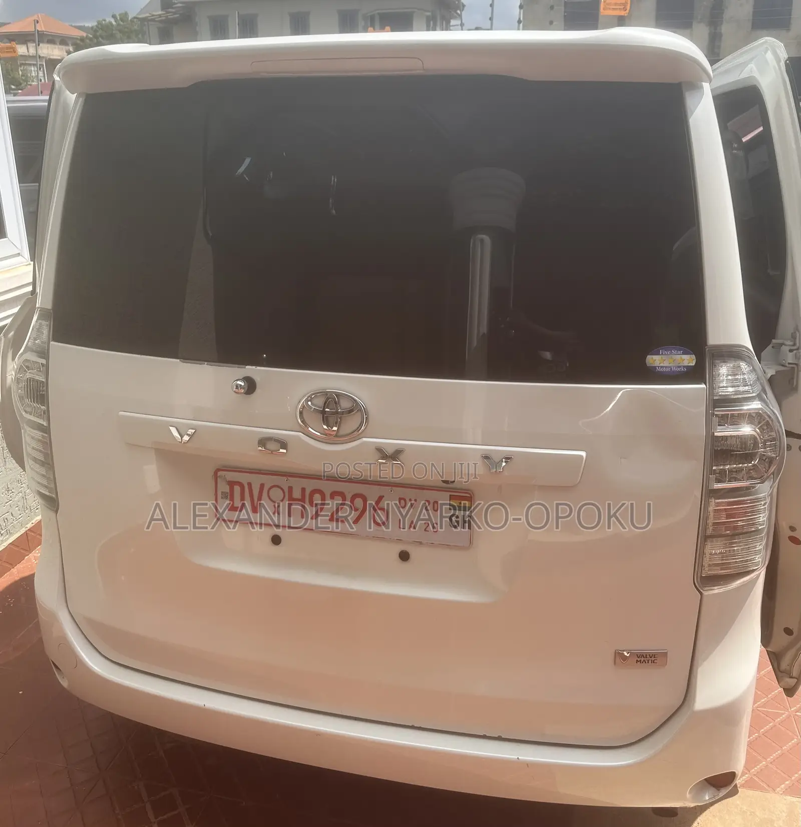 Toyota Voxy 2010 White