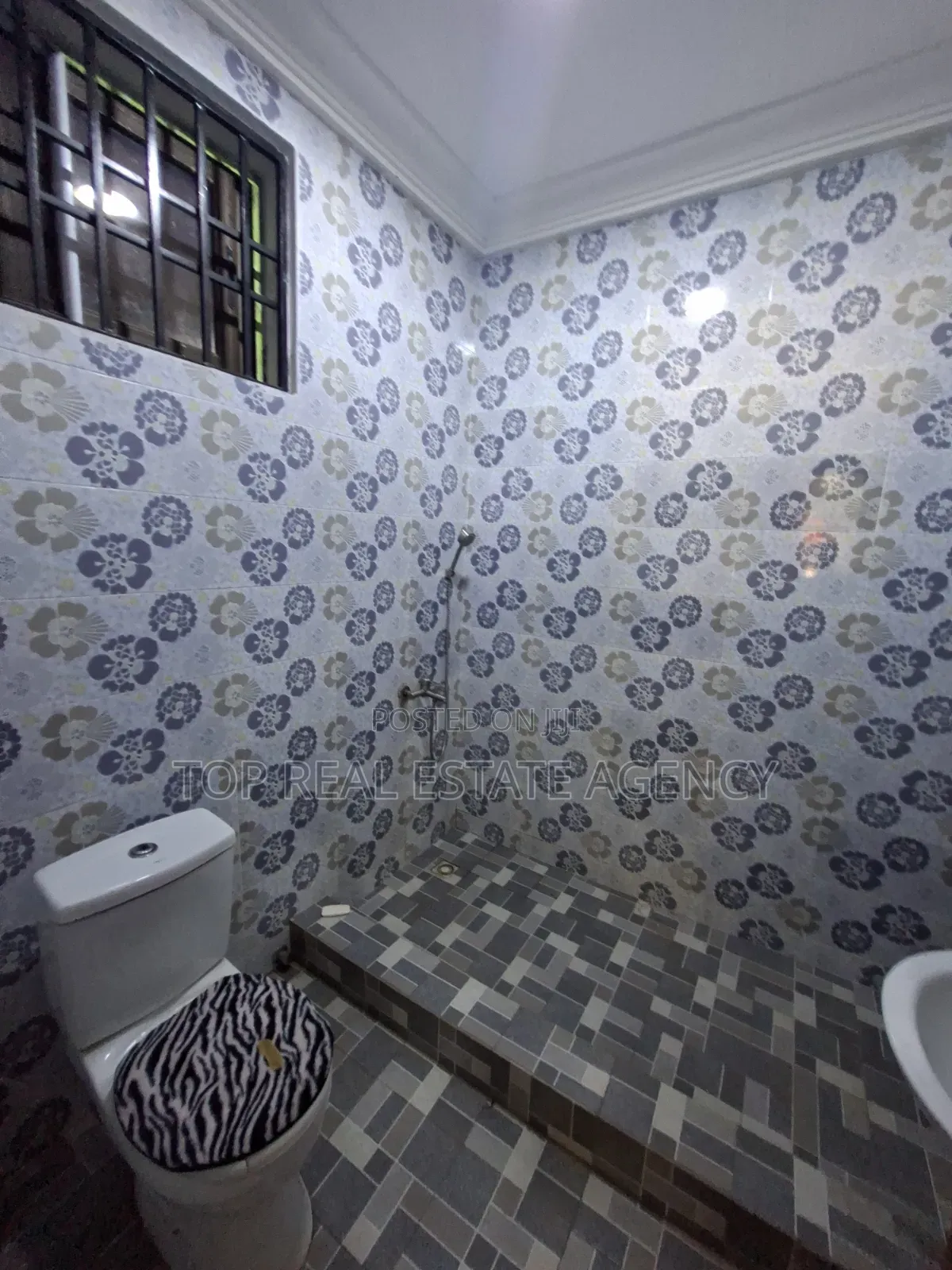 1bdrm Apartment in Ashogman Melcome, Ga East Municipal for rent