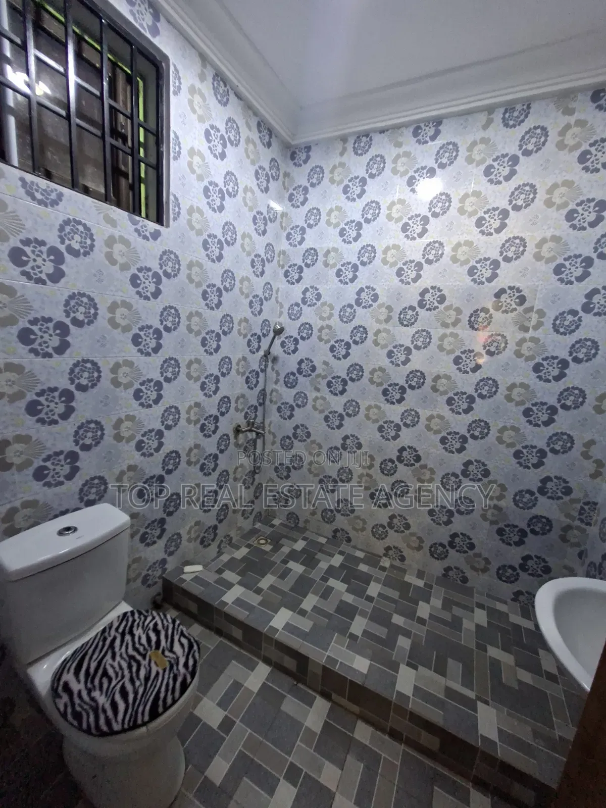 1bdrm Apartment in Ashogman Melcome, Ga East Municipal for rent