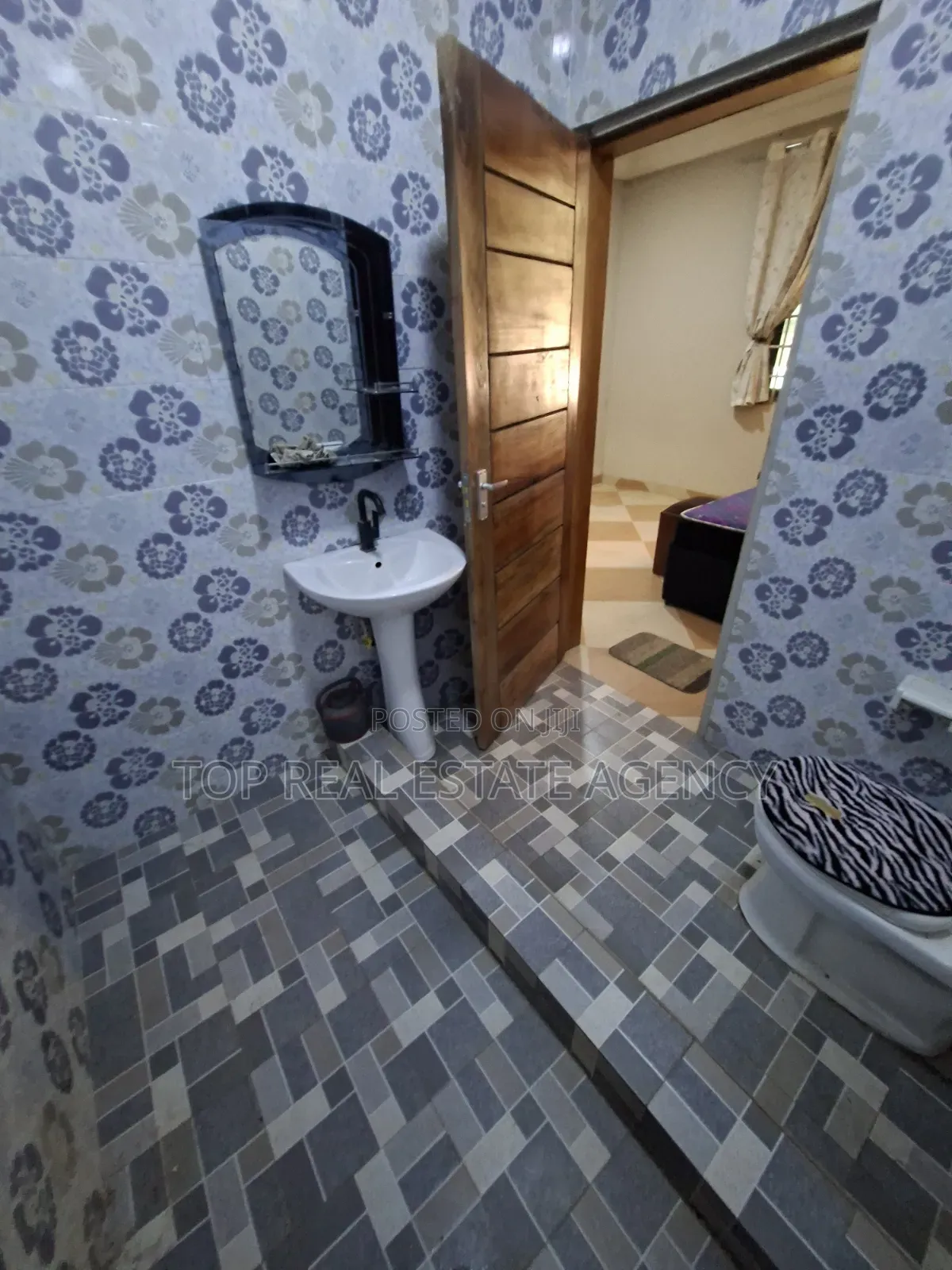 1bdrm Apartment in Ashogman Melcome, Ga East Municipal for rent