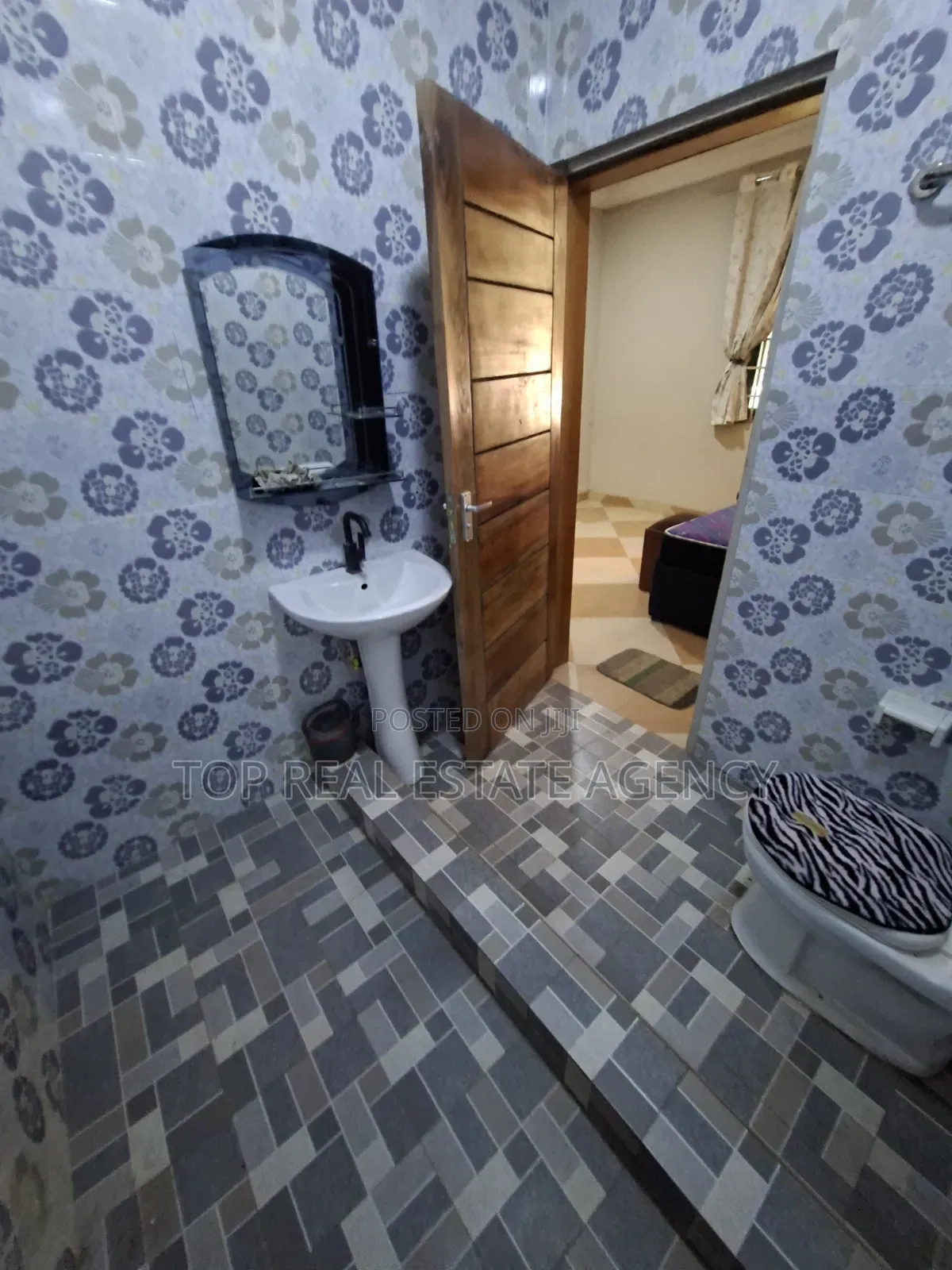 1bdrm Apartment in Ashogman Melcome, Ga East Municipal for rent