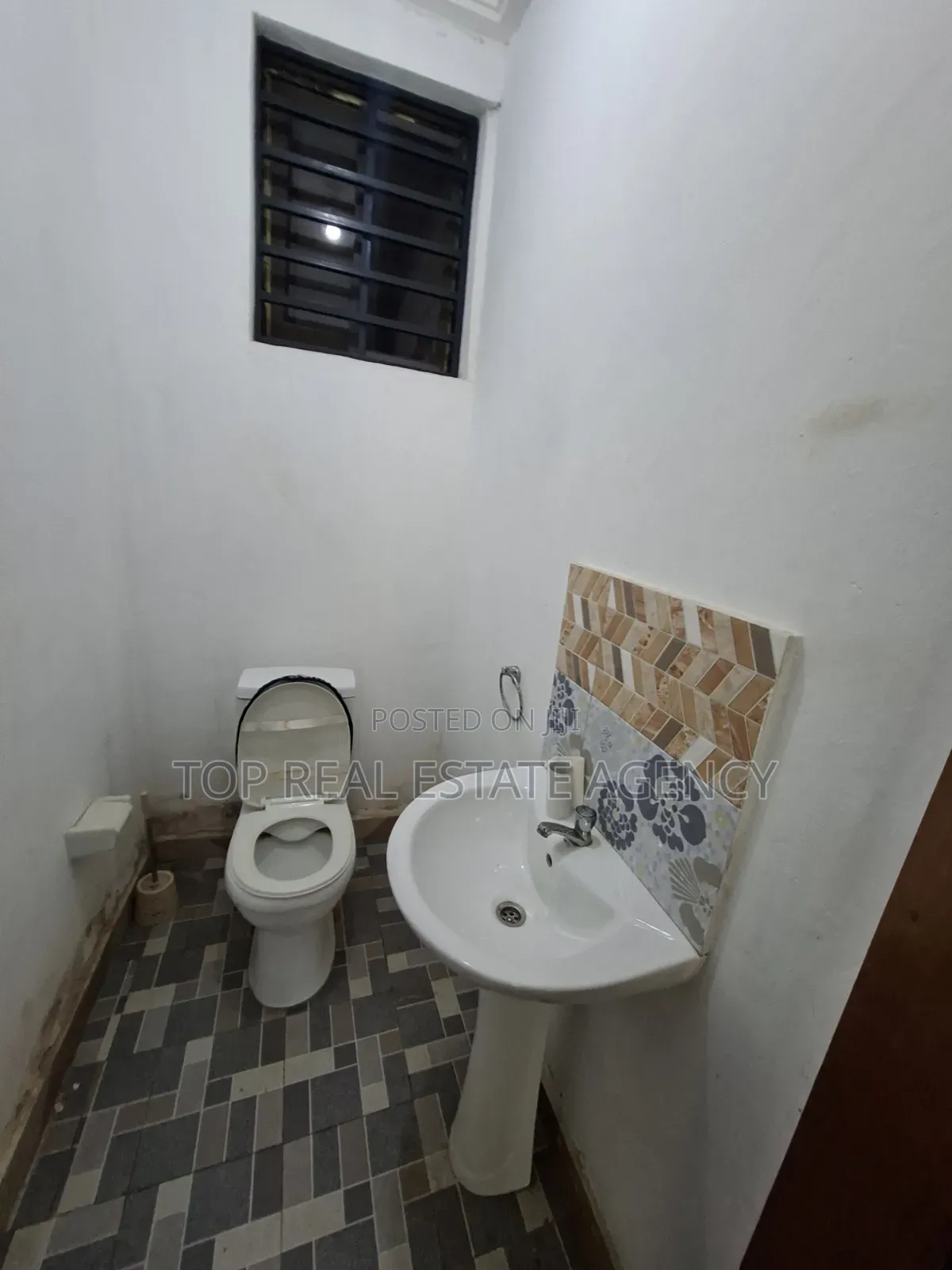 1bdrm Apartment in Ashogman Melcome, Ga East Municipal for rent
