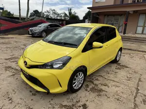 Toyota Vitz 1.3 FWD 5dr 2015 Yellow