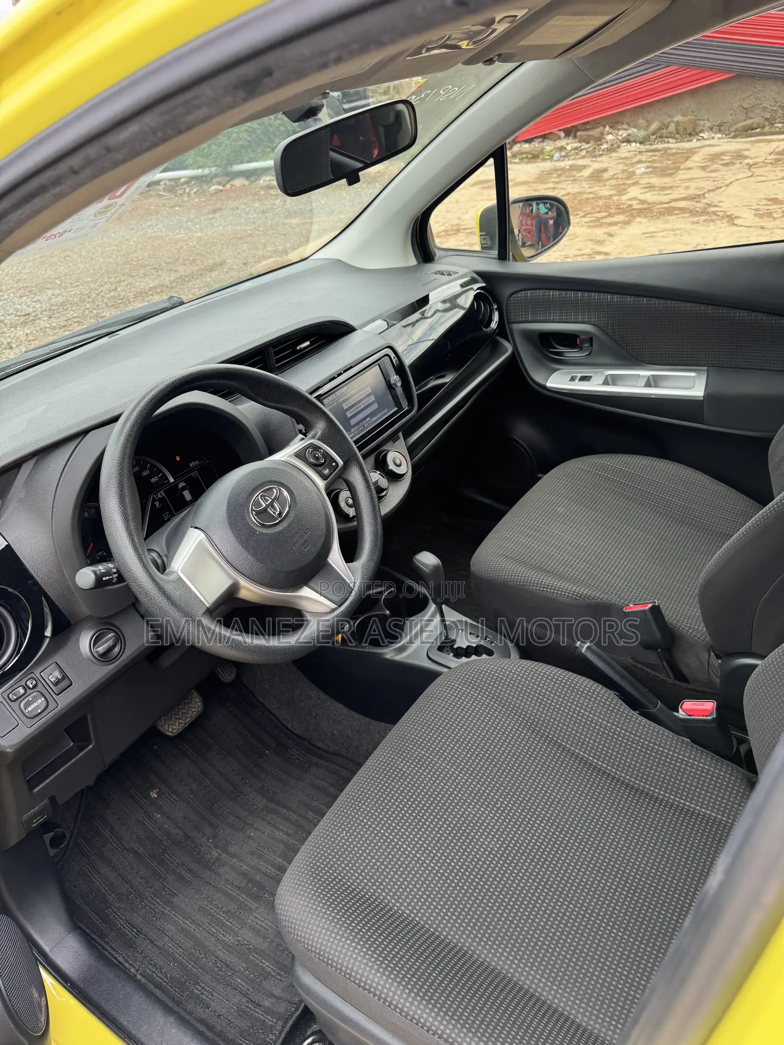Toyota Vitz 1.3 FWD 5dr 2015 Yellow