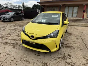 Toyota Vitz 1.3 FWD 5dr 2015 Yellow