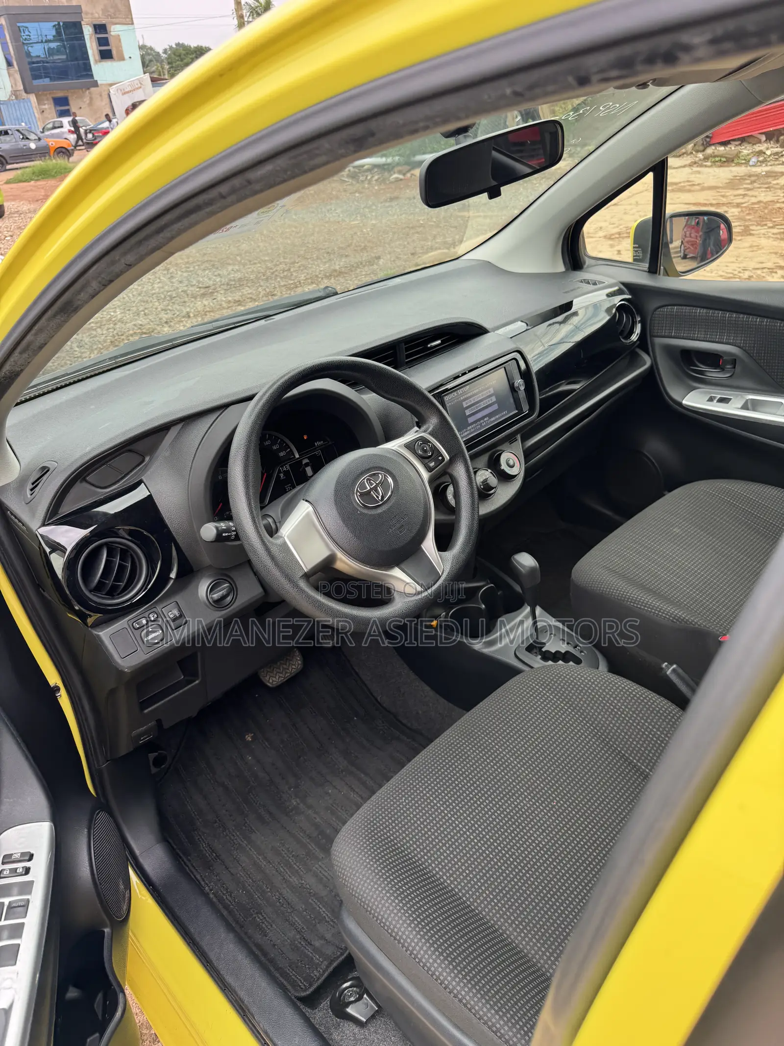 Toyota Vitz 1.3 FWD 5dr 2015 Yellow