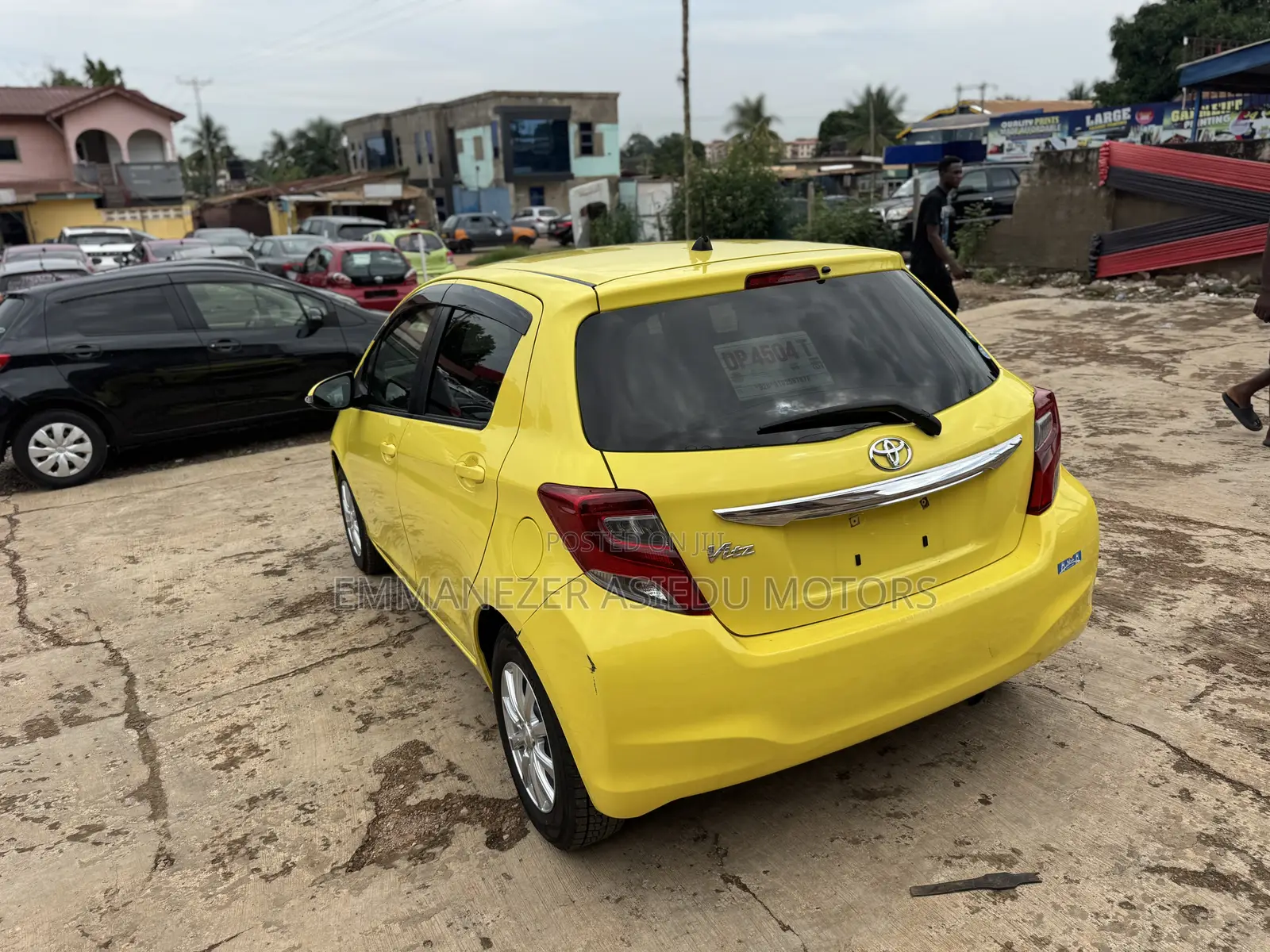 Toyota Vitz 1.3 FWD 5dr 2015 Yellow